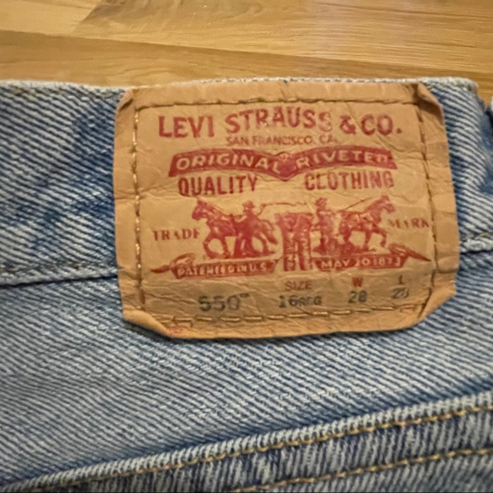 Vintage Levi’s Shorts - Picture 5 of 6